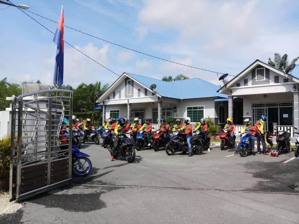 Homestay Hj Esmon Parit Raja Uthm Batu Pahat Exteriér fotografie